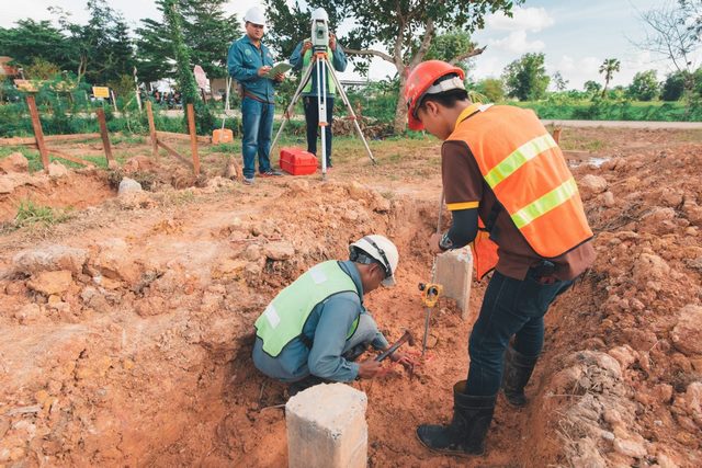 งานสำรวจเพื่อการก่อสร้างและงานวางตำแหน่งการก่อสร้าง